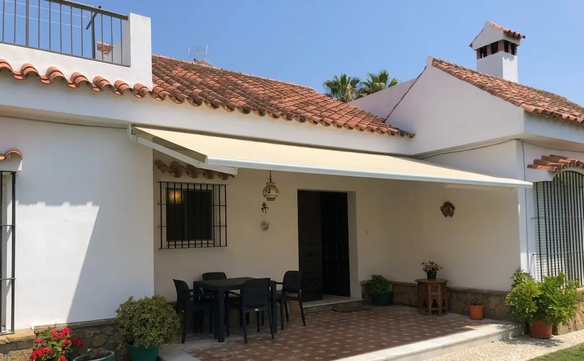 Toldo instalado en Sabadell — Umbralux proyecto 4